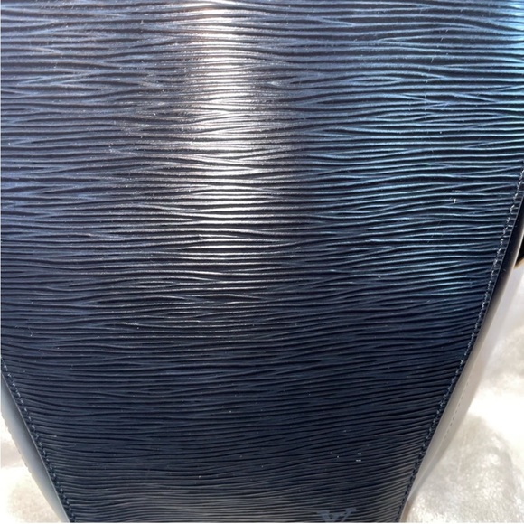 Louis Vuitton Backpack! - Picture 6 of 16